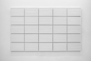 Miriam Jonas, Weisses Regal, 2018, Resort, Galerie Russi Klanner